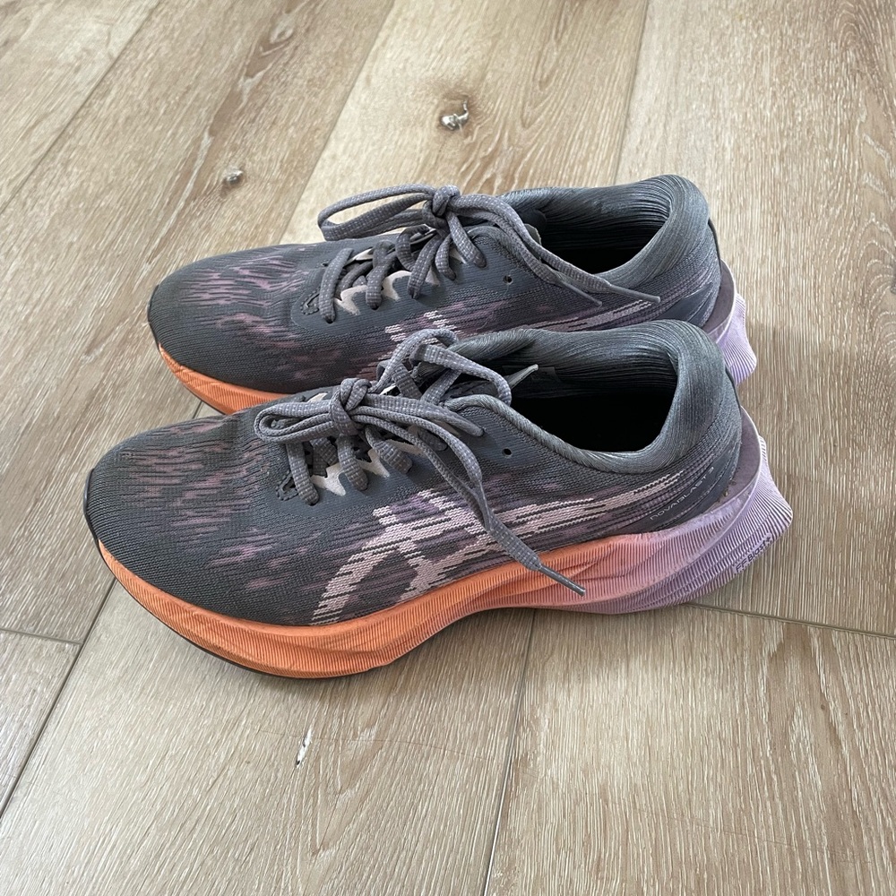 ASICS Novablast 3 - Picture 2 of 9